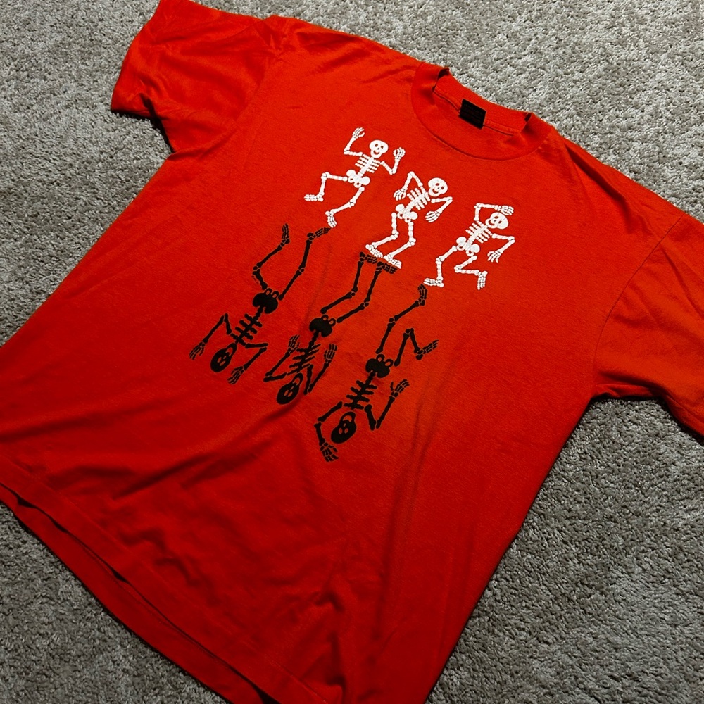 Vintage 90s Halloween Dancing Skeleton Tee